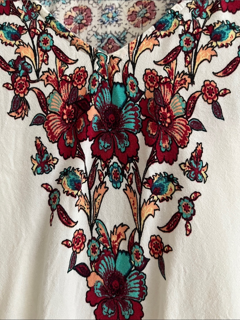 fig and flower White Tunic with Teal & Burgundy Floral Embroidery - Picture 3 of 5